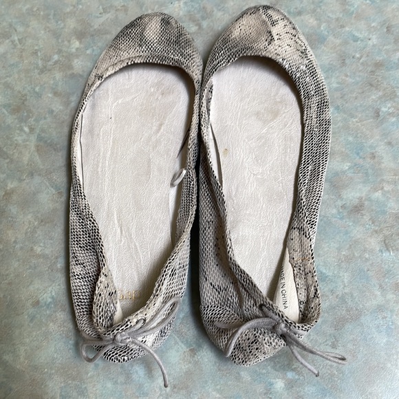 Gap snake printed flats (sz 8) - Picture 2 of 9